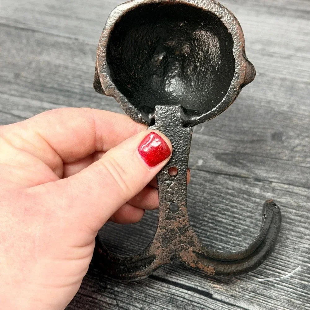Cast Iron Dog Wall Hook Rustic Farmhouse Coat Hooks Vintage Style Entryway Decor